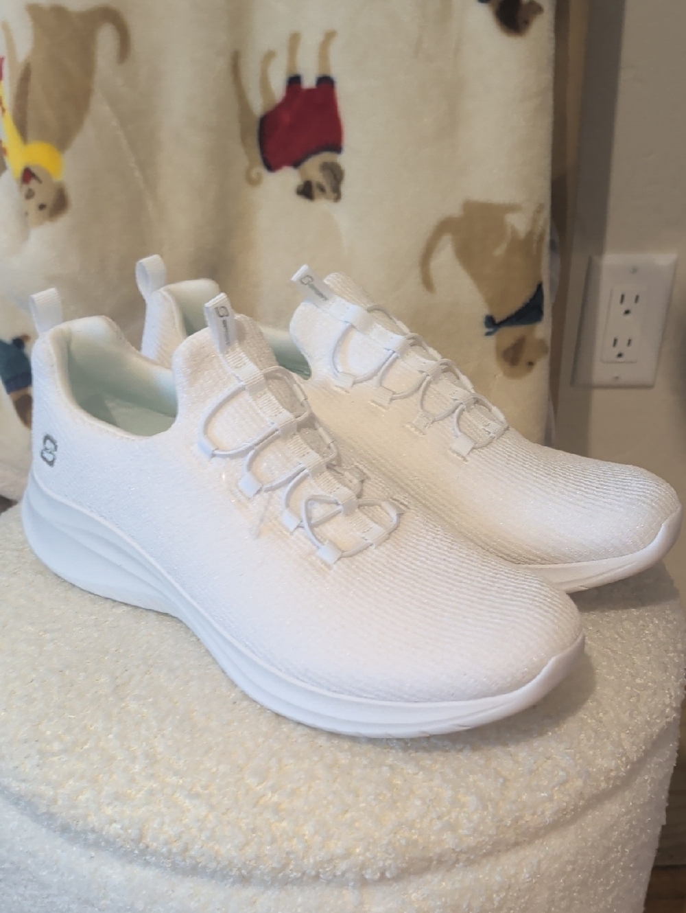 Brand New White Skechers.   Size 11